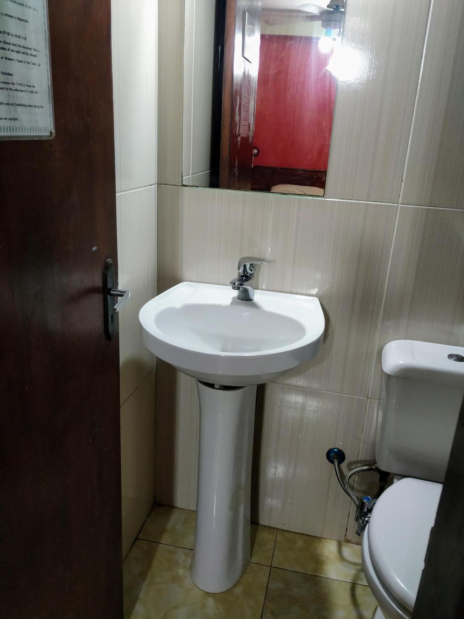 Hostel & Posada Noelia Пуерто-Іґуасу Екстер'єр фото
